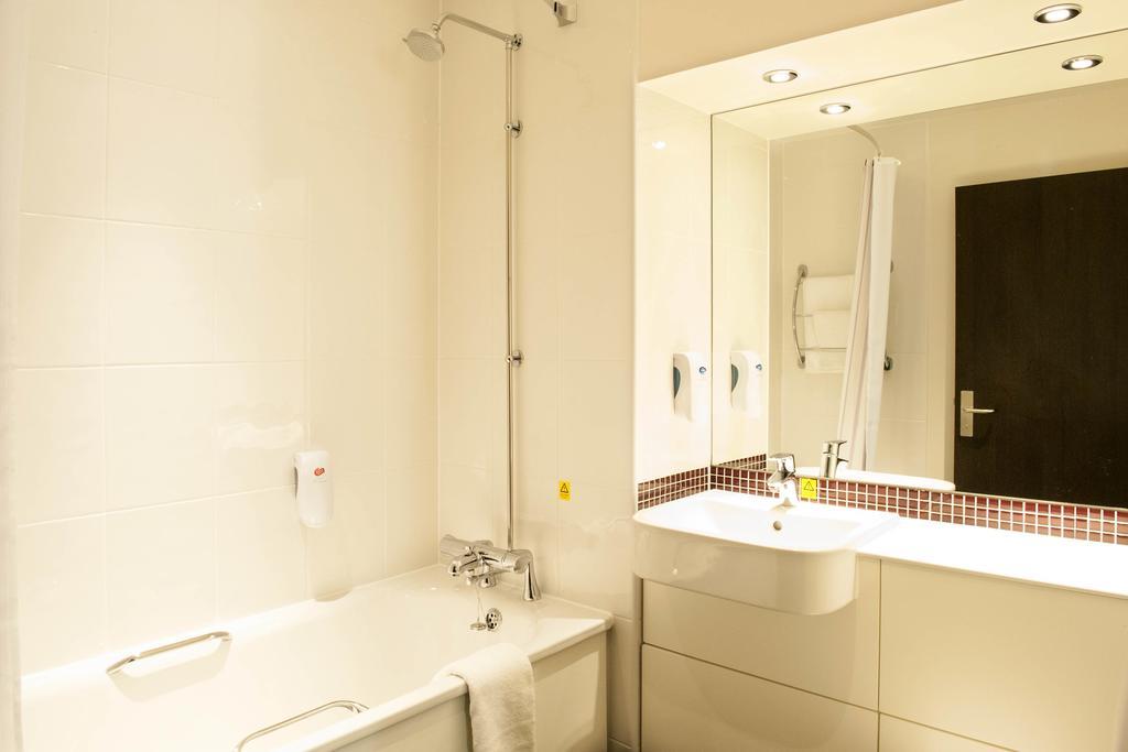 Premier Inn Wirral - Heswall Esterno foto