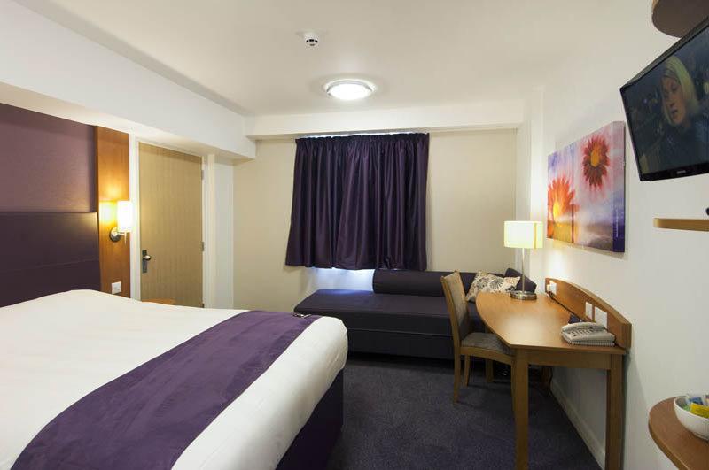 Premier Inn Wirral - Heswall Esterno foto
